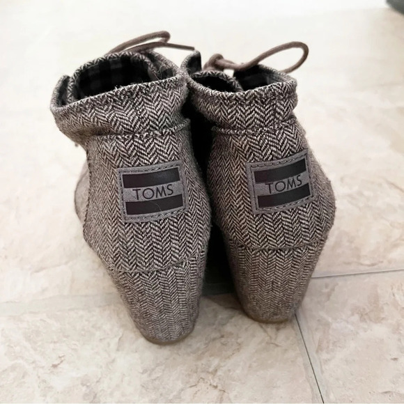 TOMS Desert Wedges Lace Up Herringbone Ankle Boots | Size 6 - Picture 2 of 5